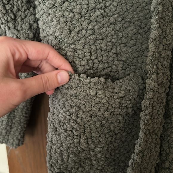 Slouchy Olive Green Popcorn Cardi - Picture 5 of 7